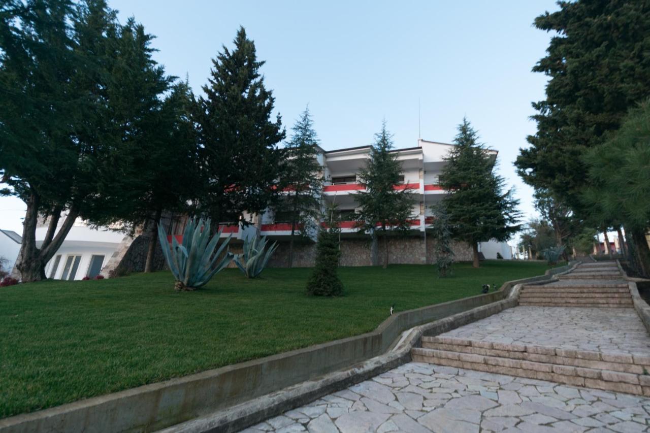 Chateau Linza Resort Тирана Екстериор снимка