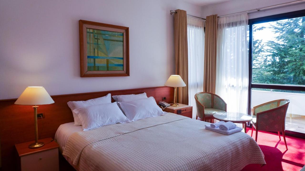 Chateau Linza Resort Тирана Екстериор снимка