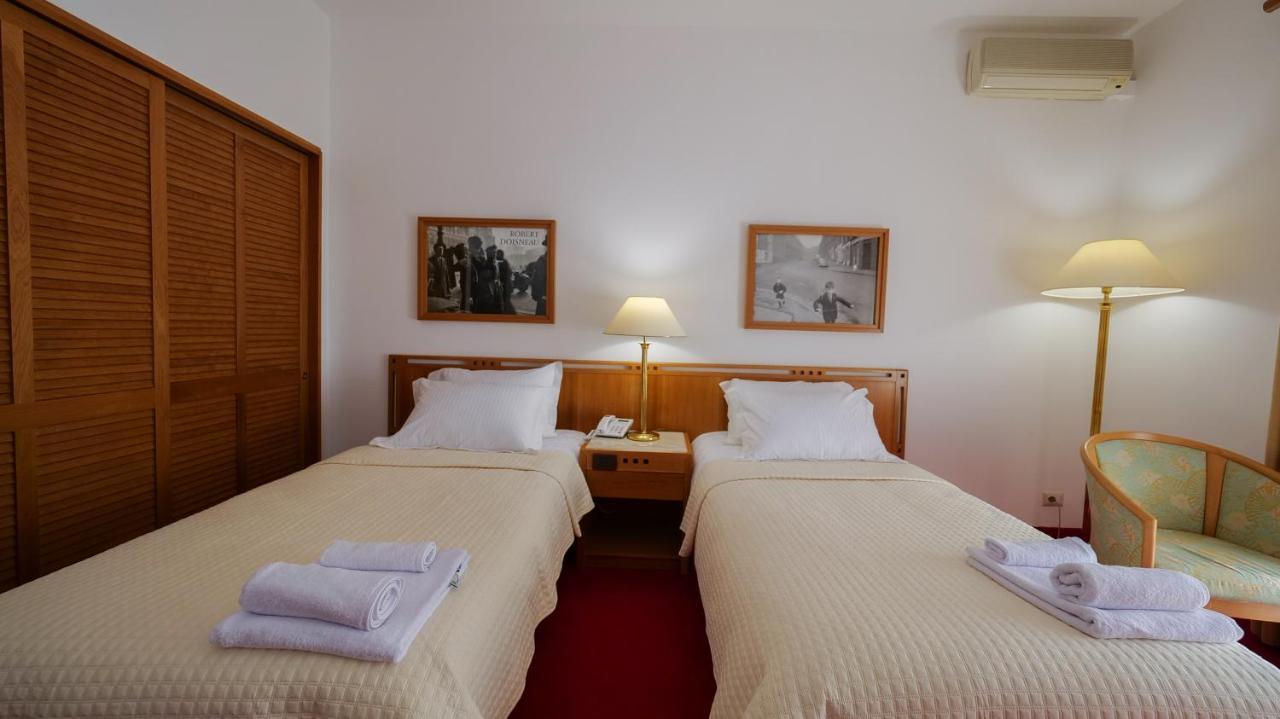 Chateau Linza Resort Тирана Екстериор снимка