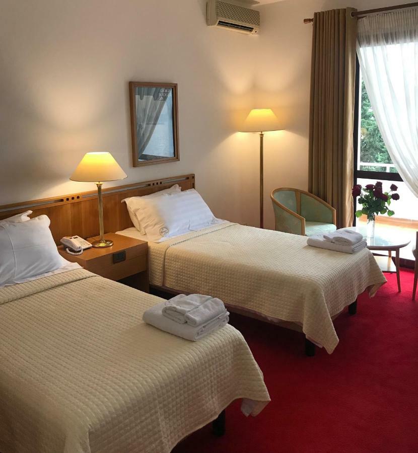 Chateau Linza Resort Тирана Екстериор снимка